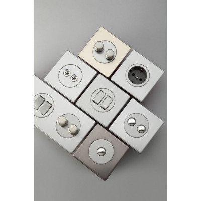 Рамка на 2 поста гор/верт, цвет Brushed Steel (матовая сталь) Рамка на 2 поста гор/верт, цвет Brushed Steel (матовая сталь)