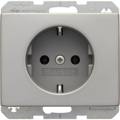 Розетка Berker, скрытый монтаж, с заземлением, стальной Розетка Berker, скрытый монтаж, с заземлением, стальной