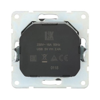 Розетка электрическая с двумя USB LK60, с з/к, серебристый металлик Розетка электрическая с двумя USB LK60, с з/к, серебристый металлик